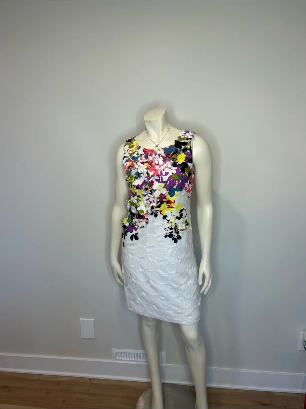 Gorgeous MUSE White Dress with Multicolor Floral Appliqué❤️4 - Picture 10 of 10